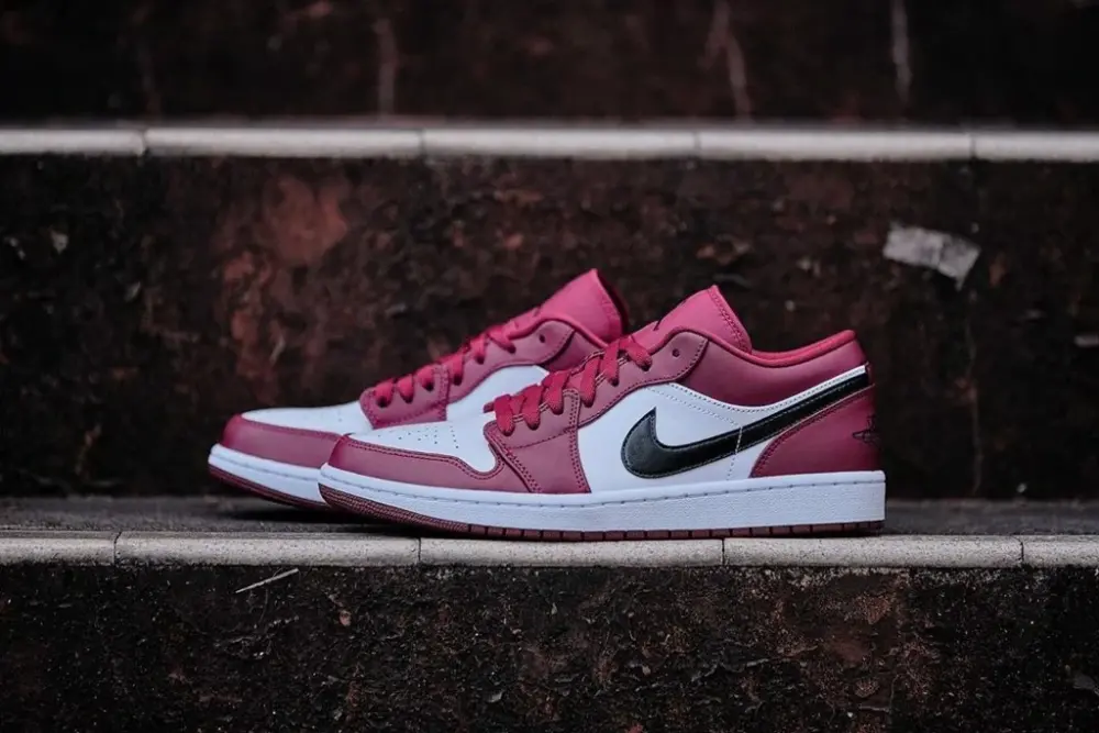 Giày Nike Air Jordan 1 Low 'Noble Red' 553558-604 - Ảnh 3
