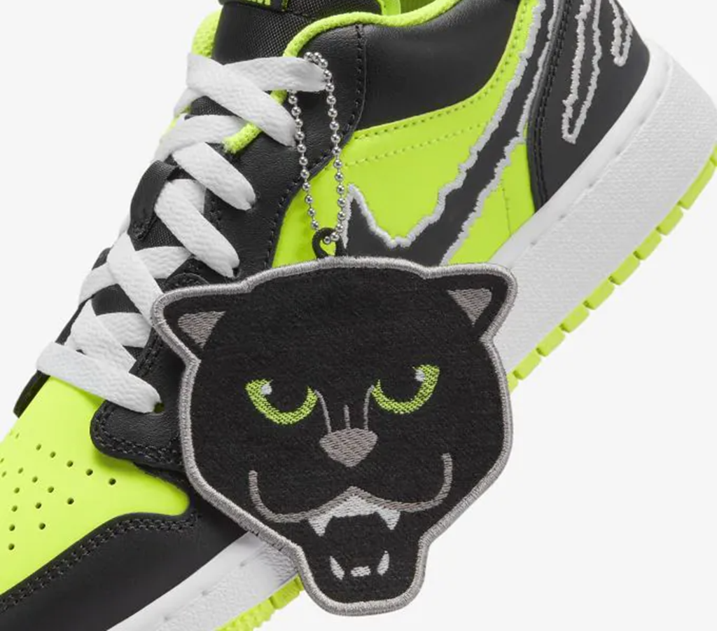 Giày Nike Jordan 1 Low SE GS 'Black Cat Volt ' DX6666-701 - Ảnh 4