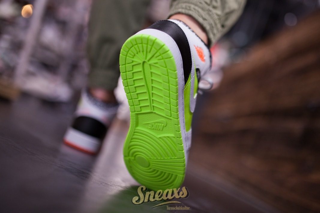 Giày Nike Air Jordan 1 Mid Composition Notebook 554725-870 - Ảnh 4