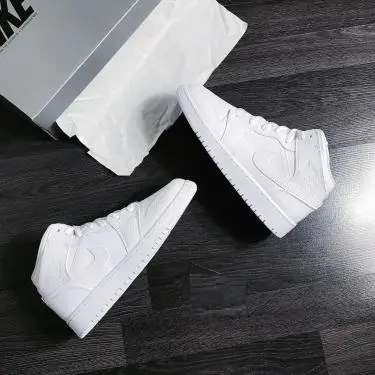 Giày Nike Air Jordan 1 Mid 'Triple White' 554725-130 - Ảnh 4