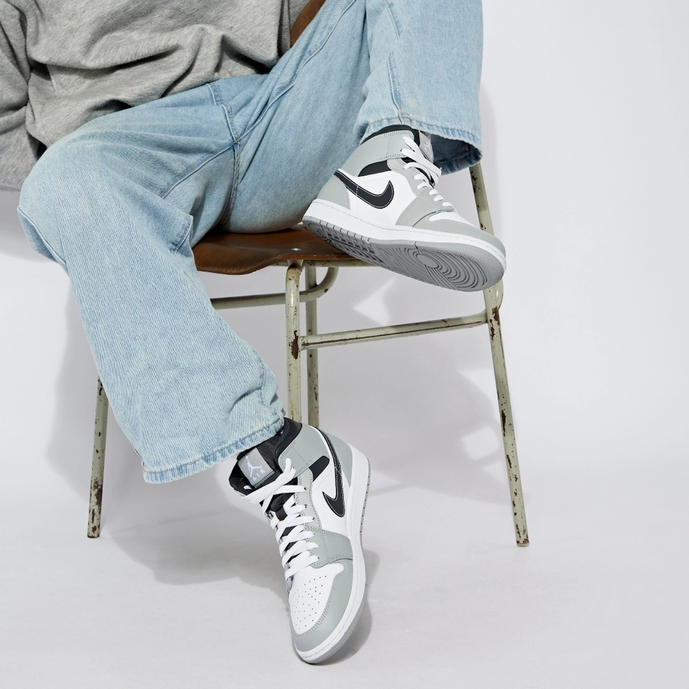 Giày Nike Jordan 1 Mid 'Light Smoke Grey' 554725-078 - Ảnh 3