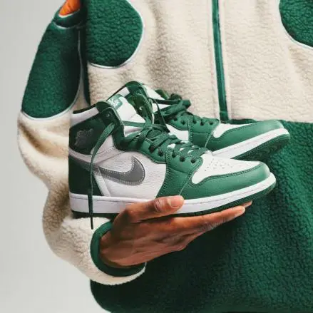 Alternative view of Giày Nike Air Jordan 1 Retro High OG ‘Gorge Green’ DZ5485-303