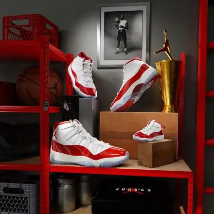 Alternative view of Giày Nike Air Jordan 11 Retro 'Cherry' CT8012-116