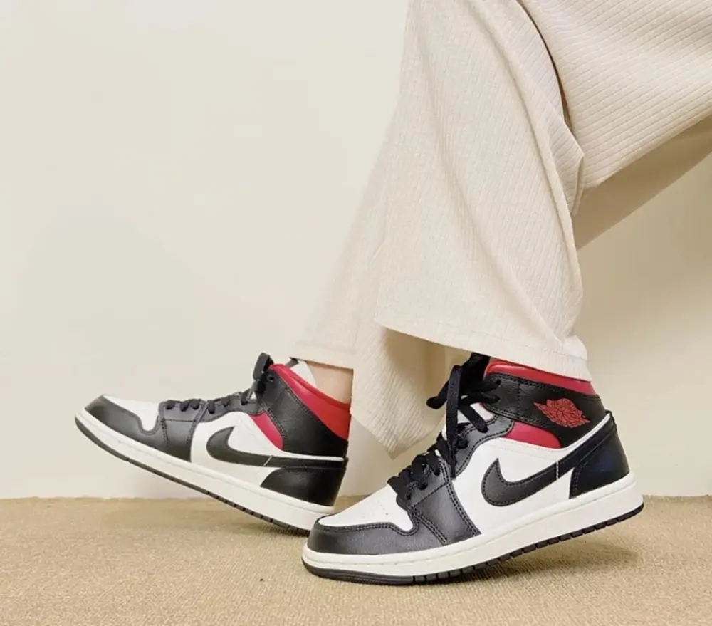 Giày Nike Air Jordan 1 Mid 'Black Sail Gym Red' BQ6472-061 - Ảnh 6