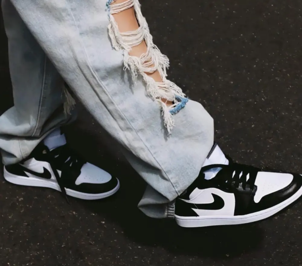 Giày Nike Air Jordan 1 Mid “Panda” DV0991-101 - Ảnh 5
