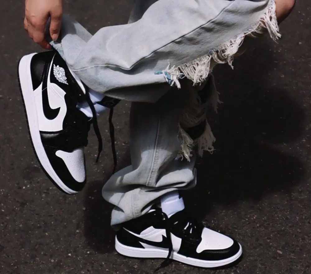 Giày Nike Air Jordan 1 Mid “Panda” DV0991-101 - Ảnh 6