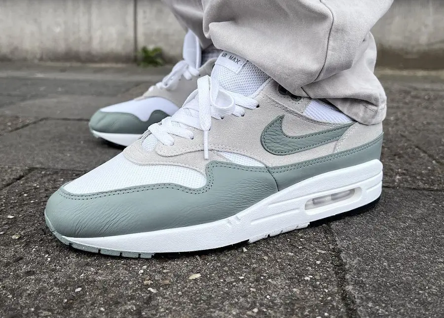 Giày Nike Air Max 1 'White Mica Green' DZ4549-100 - Ảnh 3