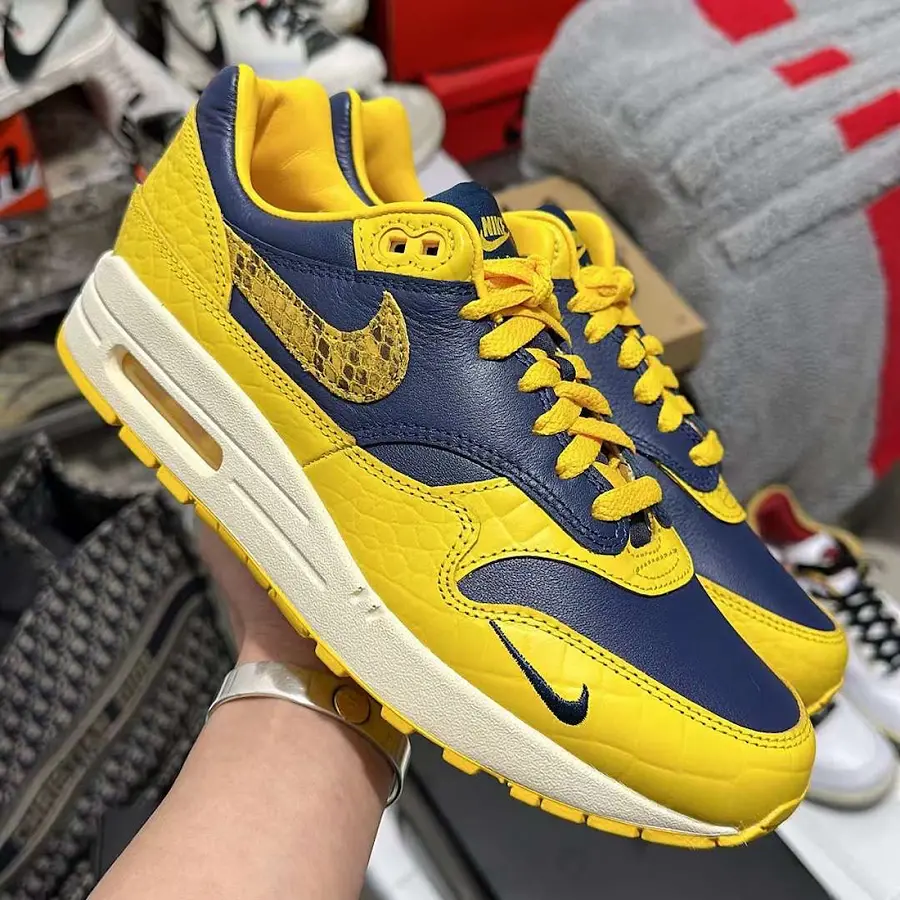 Alternative view of Giày Nike Air Max 1 'Head To Head' FJ5479-410