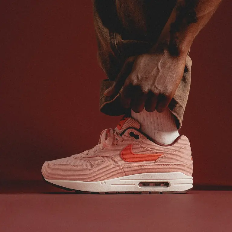 Alternative view of Giày Nike Air Max 1 PRM Corduroy 'Coral Stardust' FB8915-600