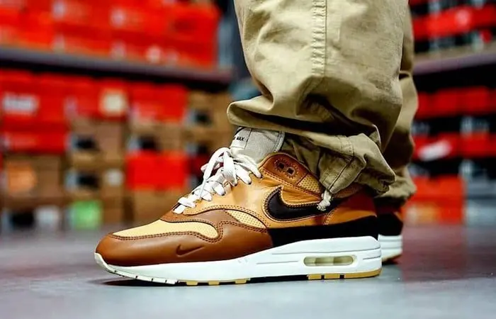 Alternative view of Giày Nike Air Max 1 SNKRS Day 'Brown' DA4302-700