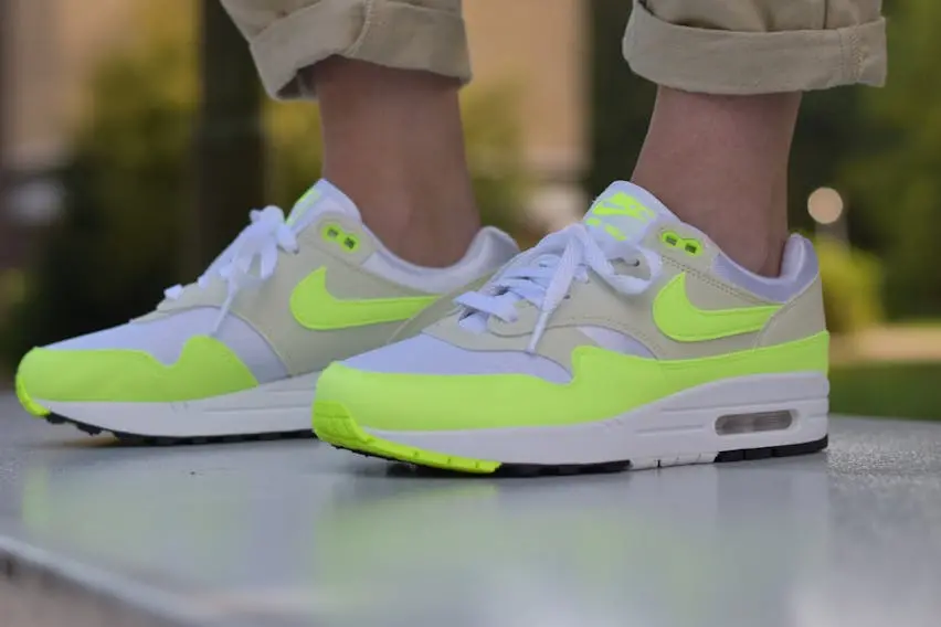 Giày Nike Air Max 1 '87 'Volt Suede' DZ2628-100 - Ảnh 3