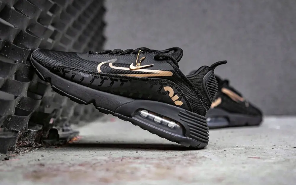 Giày Nike Air Max 2090 'Black Metalic Gold' DC4120-001 - Ảnh 3