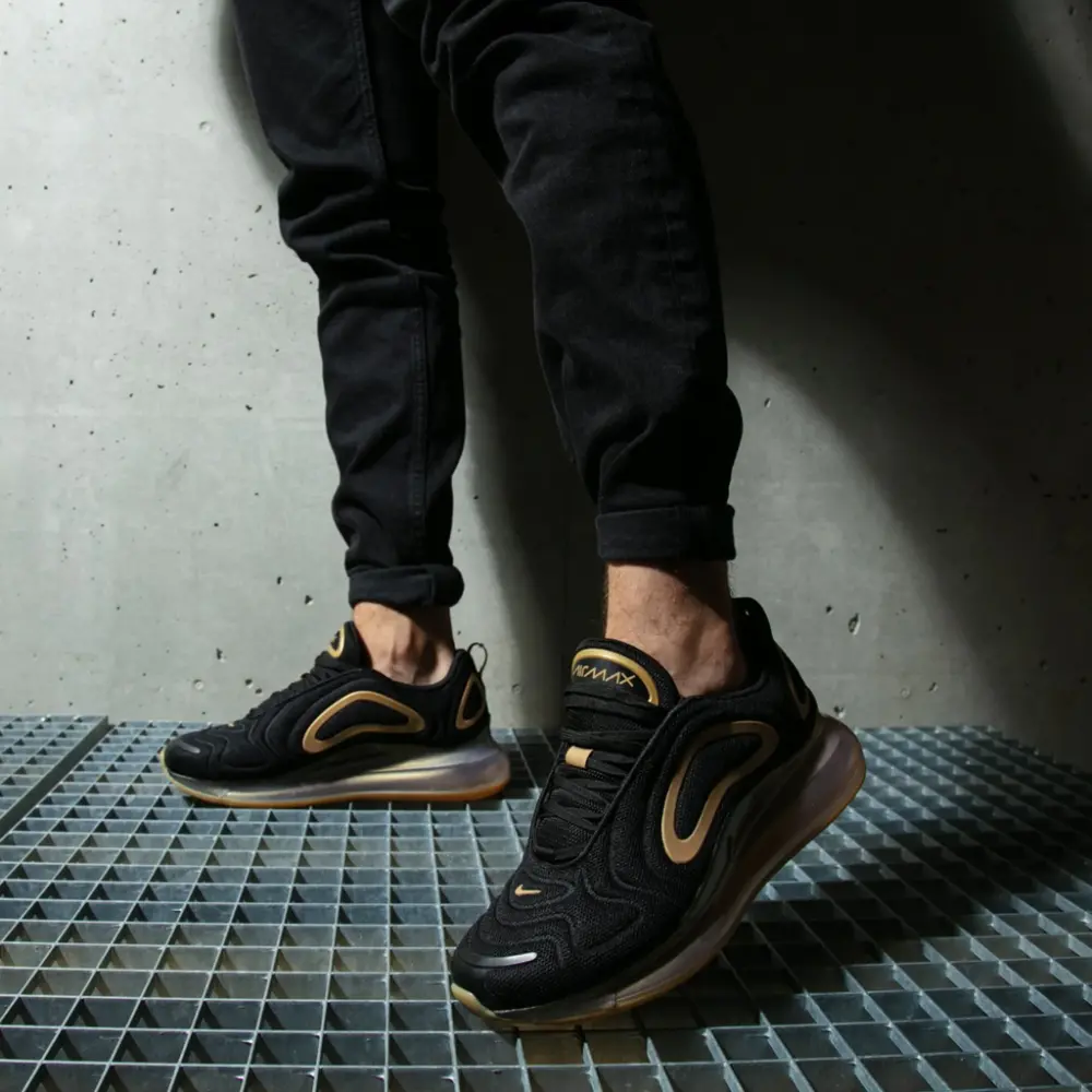 Alternative view of Giày Nike Air Max 720 'Black Gold' CT2548-001