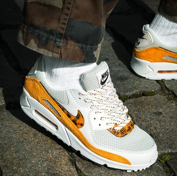 Alternative view of Giày Nike Air Max 90 'Leopard' DQ9316-001
