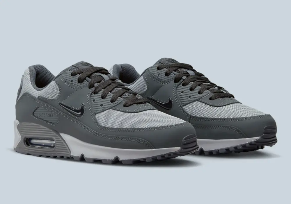 Alternative view of Giày Nike Air Max 90 'Jewel Wolf Grey' DX2656-002