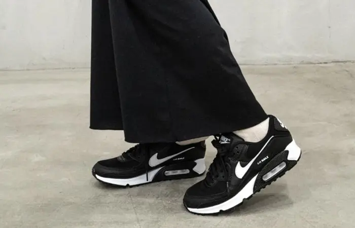 Alternative view of Giày Nike Air Max 90 'Black White' DH8010-002