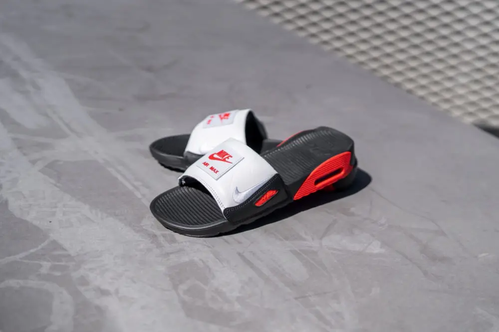 Alternative view of Dép Nike Air Max 90 Slide 'Black Chile Red' BQ4635-003
