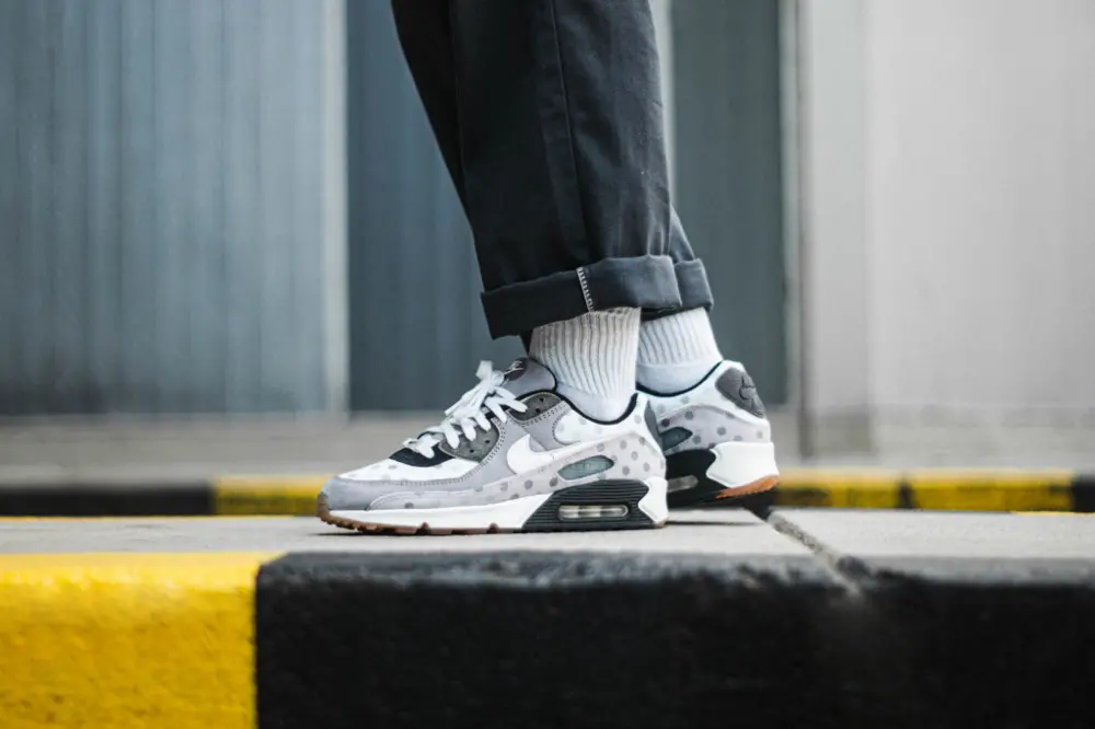 Alternative view of Giày Nike Air Max 90 NRG 'Venn Diagram Grey Fog Polka' CZ1929-100