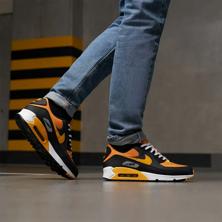 Alternative view of Giày Nike Air Max 90 'Anthracite Kumquat' DQ8974-800