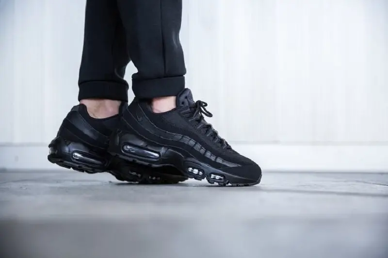 Alternative view of Giày Nike Air Max 95 'Triple Black' 609048-092