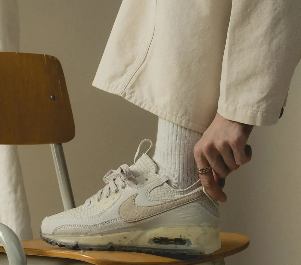 Alternative view of Giày Nike Air Max 90 Terrascape 'Light Bone' DC9450-001
