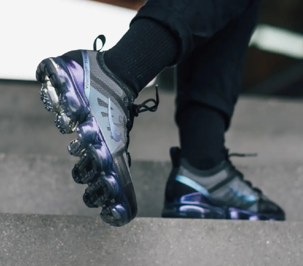 Alternative view of Giày Nike Air VaporMax 2019 'Throwback Future' AR6631-001