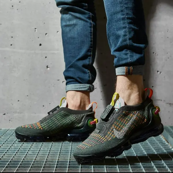 Alternative view of Giày Nike Air VaporMax 2020 Flyknit 'Newsprint' CW1765-001