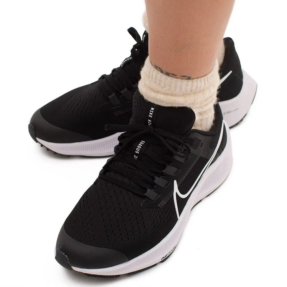Alternative view of Giày Nike Air Zoom Pegasus 38 Younger/Older Kids' Road Running CZ4178-002