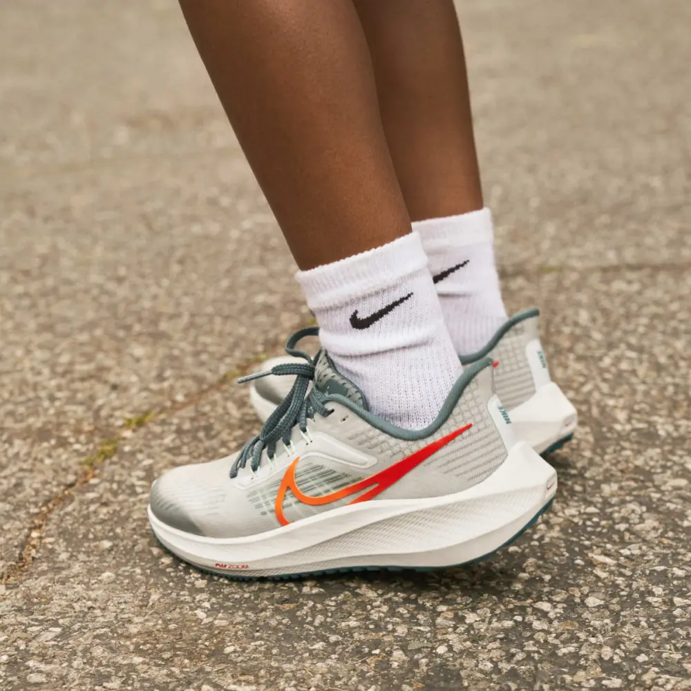 Giày Nike Air Zoom Pegasus 39 'Grey Bright Crimson' DH4071-007 - Ảnh 6