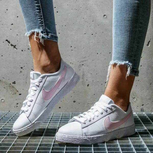 Giày Nike Blazer Low GS 'White Pink Foam' CZ7576-102 - Ảnh 5