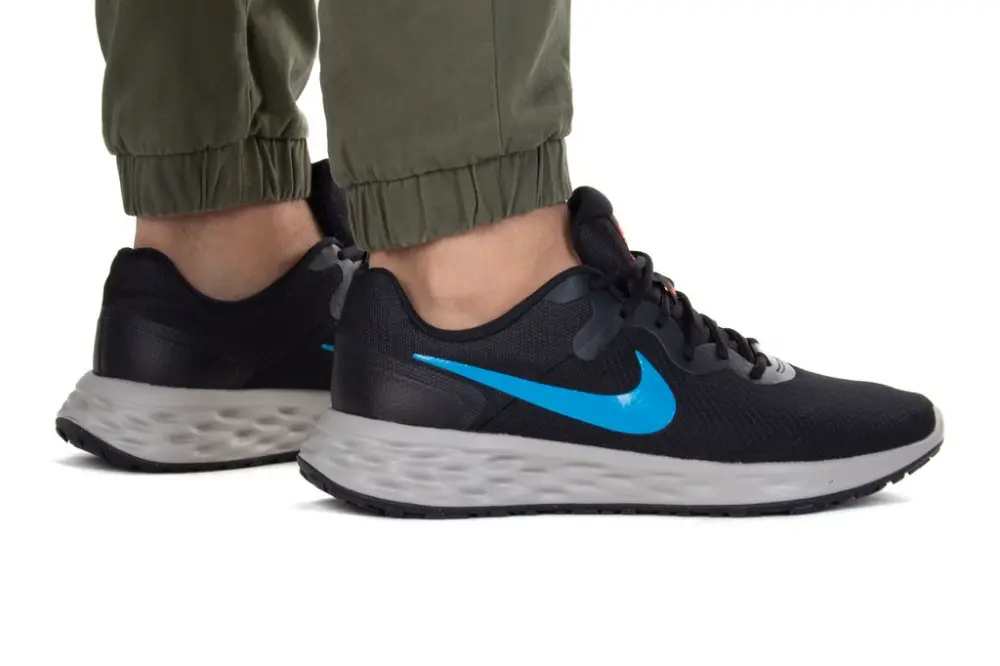 Alternative view of Giày Nike Running Revolution 6 NN 'Black/Laser Blue' DC3728-012