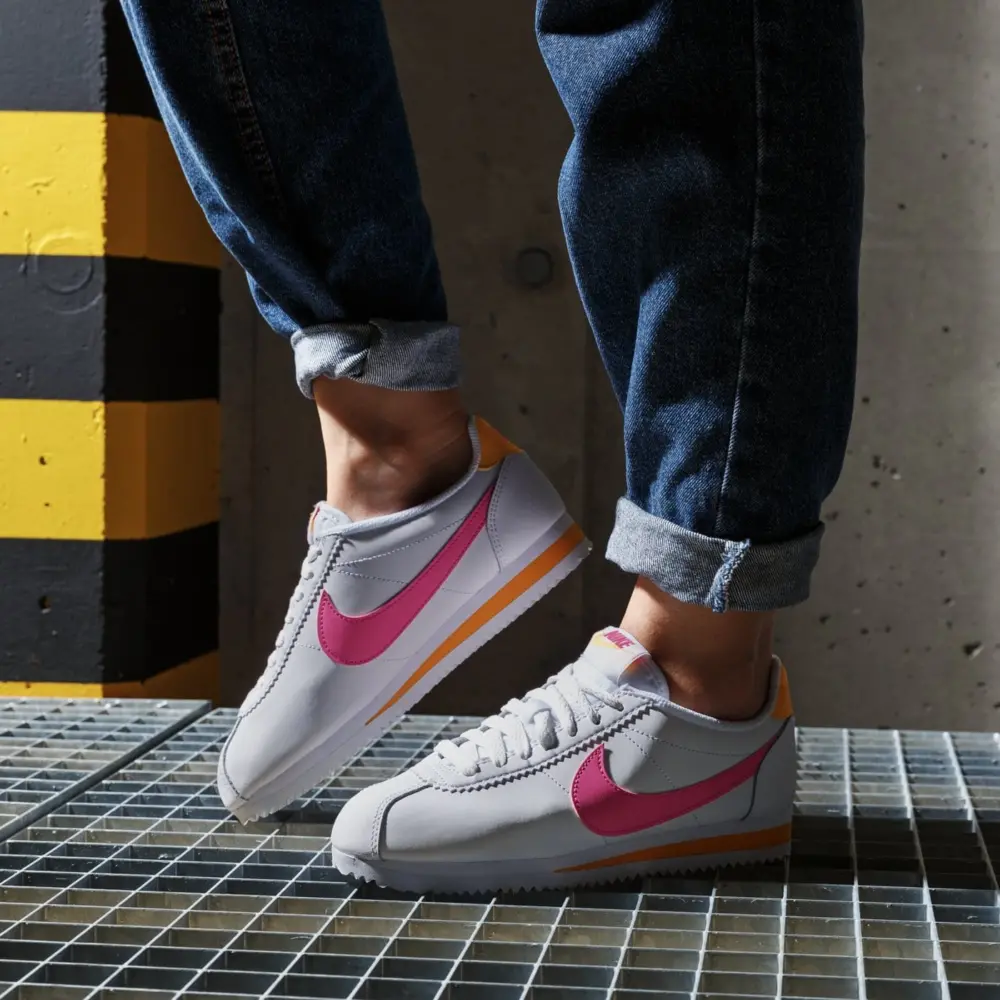 Alternative view of Giày Nike Classic Cortez Leather White "Cherry Red" 807471-112