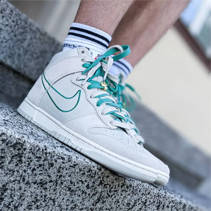 Alternative view of Giày Nike Dunk High SE First Use Sail 'Light Bone' DD0733-001