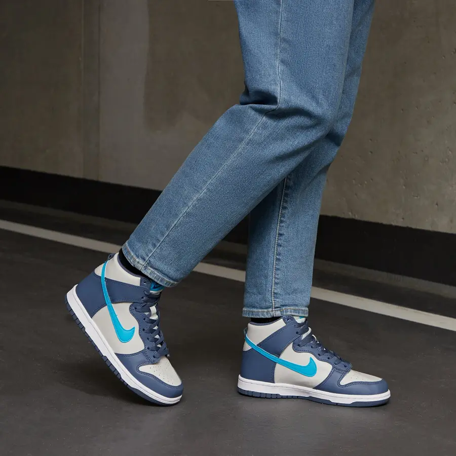 Alternative view of Giày Nike Dunk High Light Bone Diffused Blue (GS) DB2179-006