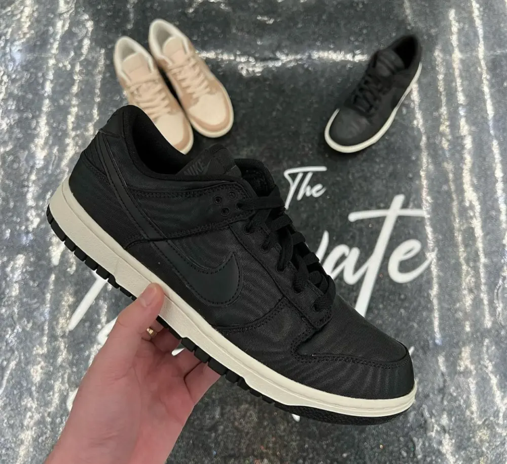 Alternative view of Giày Nike Dunk Low 'Black Canvas' DV7211-001