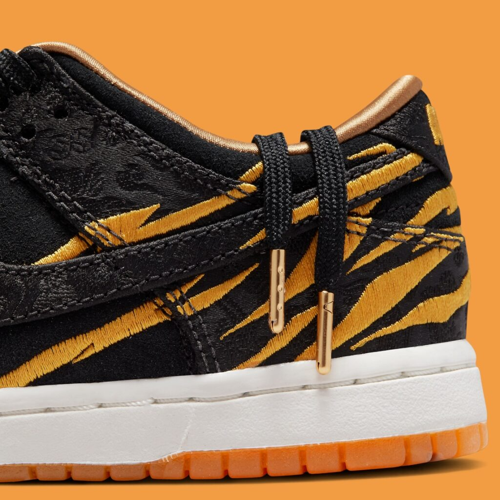 Giày Nike Dunk Low GS 'God Of Wealth' DQ5351-001 - Ảnh 4