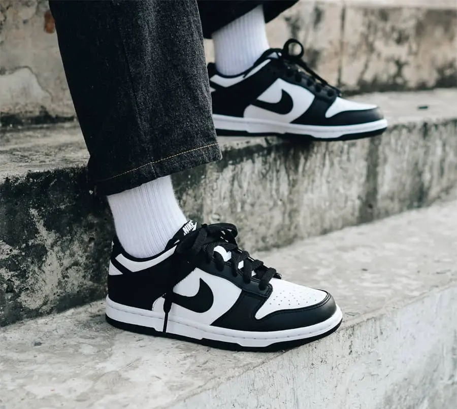 Alternative view of Giày Nike Dunk Low White Black 2021 (W) DD1503-101