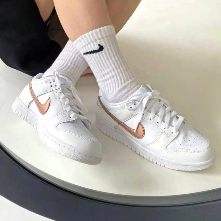 Giày Nike Dunk Low GS 'White Metallic Red Bronze' DH9765-100 - Ảnh 4