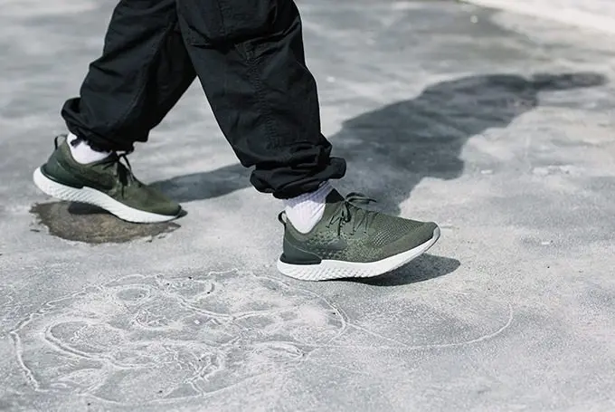 Alternative view of Giày Nike Epic React Flyknit 'Olive' AQ0070-300