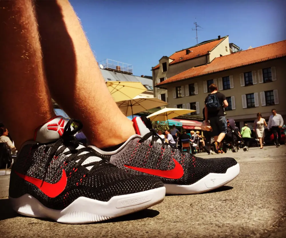 Alternative view of Giày Nike Kobe 11 Elite Low 'Tinker Muse' 822675-060