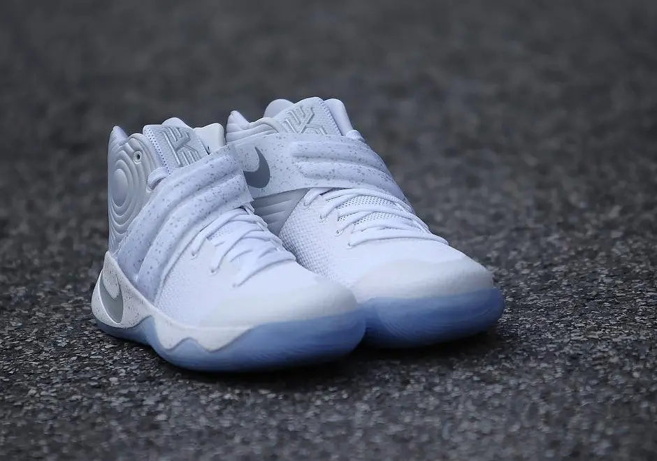 Alternative view of Giày Nike Kyrie 2 'Speckle' 819583-107