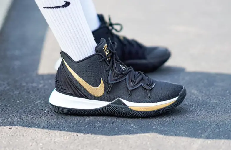 Alternative view of Giày Nike Kyrie 5 "Black Metallic Gold" AO2919-007