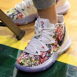 Alternative view of Giày Nike Kyrie 5 'Keep Sue Fresh' CW2771-100