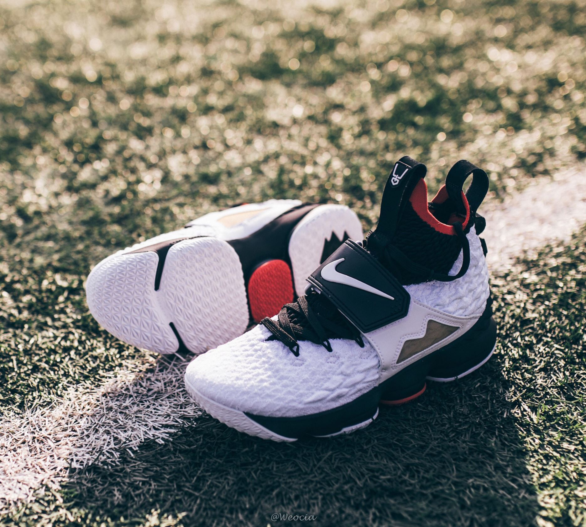 Giày Nike LeBron 15 'Diamond Turf' PE AO9144-100 - Ảnh 5