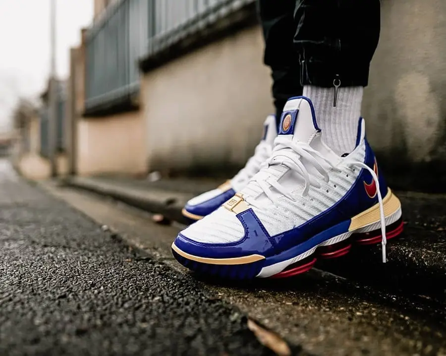 Giày Nike LeBron 16 'SuperBron' CD2451-100 - Ảnh 4