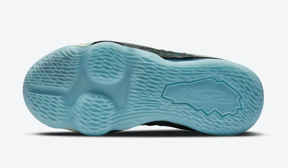 Alternative view of Giày Nike LeBron 17 GS 'Constellations' BQ5594-407