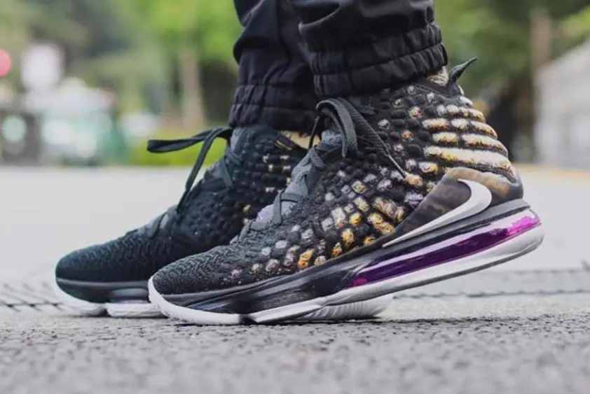 Alternative view of Giày Nike LeBron 17 BG 'Lakers' BQ5594-004