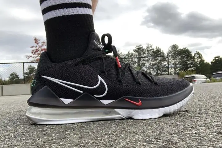 Alternative view of Giày Nike Lebron 17 Low EP 'Multi-Color' CD5006-002