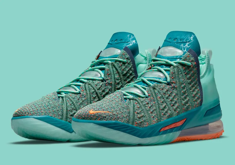 Alternative view of Giày Nike LeBron 18 'We Are Family' CQ9283-300