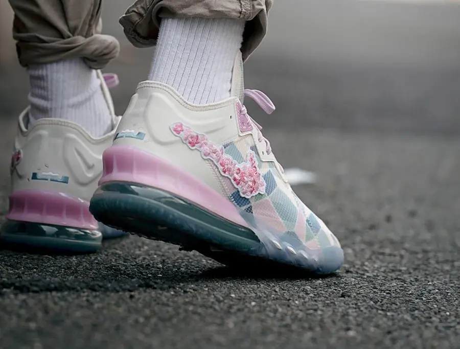 Giày Nike Atmos x LeBron 18 Low EP 'Sakura' CV7564-101 - Ảnh 4